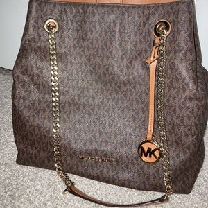 Like New Michael Kors Bag!!! *see pictures and details*